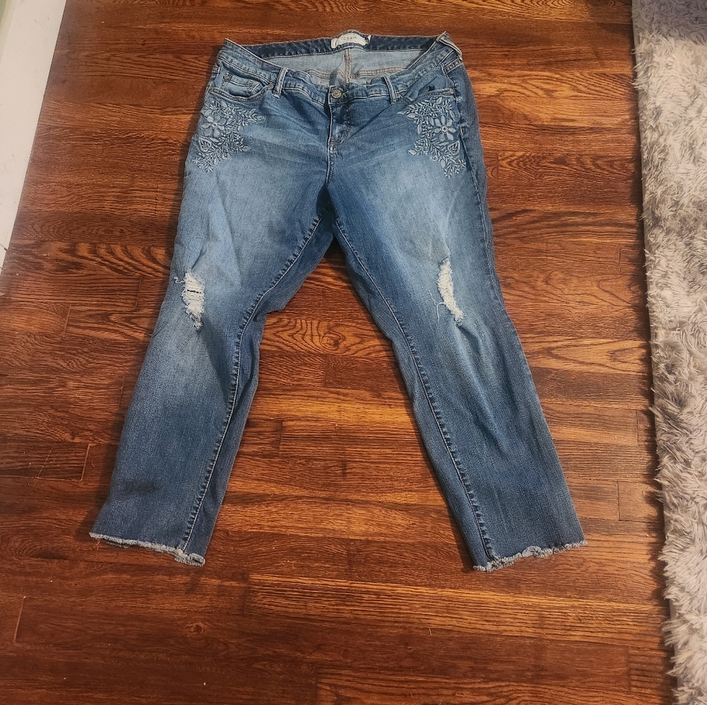 Torrid Premium Floral Embroidered Skinny Jeans Size 16